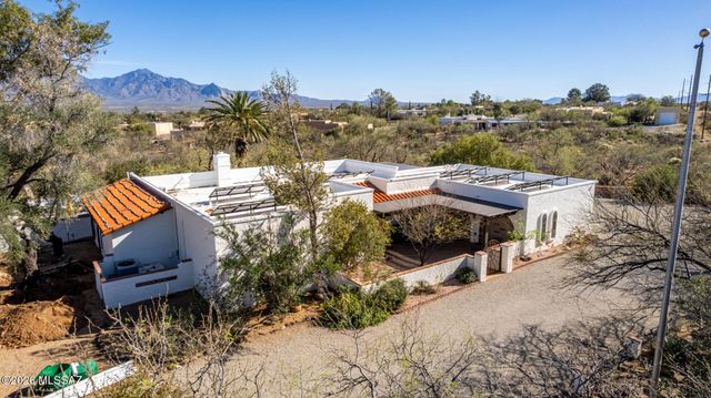 1041 W Mission Twin Buttes Road, Green Valley, AZ 85622