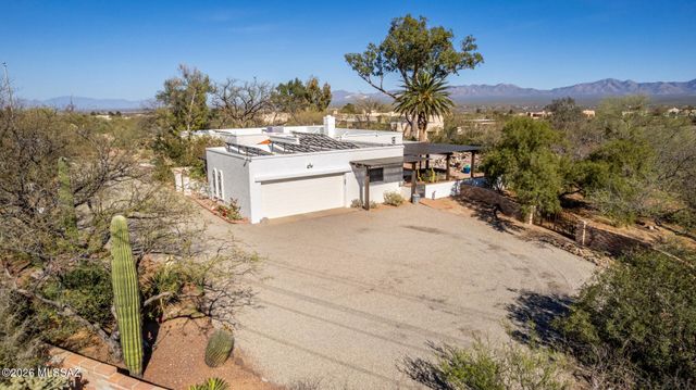1041 W Mission Twin Buttes Road, Green Valley, AZ 85622