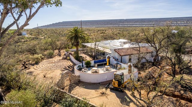 1041 W Mission Twin Buttes Road, Green Valley, AZ 85622