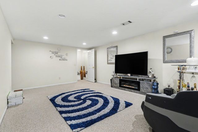 2117 Lakewood Drive, Kalamazoo Twp, MI 49048