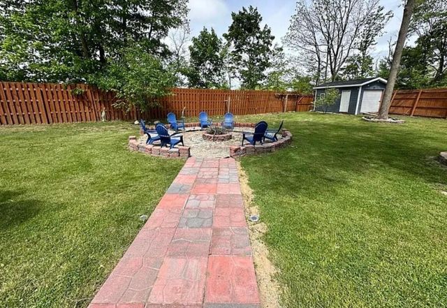 2117 Lakewood Drive, Kalamazoo Twp, MI 49048