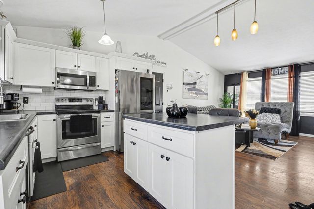 2117 Lakewood Drive, Kalamazoo Twp, MI 49048