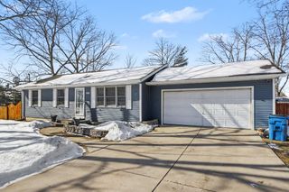 2117 Lakewood Drive, Kalamazoo Twp, MI 49048