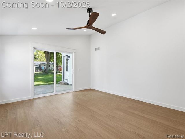 725 S 3rd Street, Brighton, MI 48116