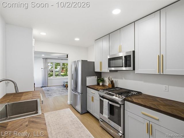 725 S 3rd Street, Brighton, MI 48116