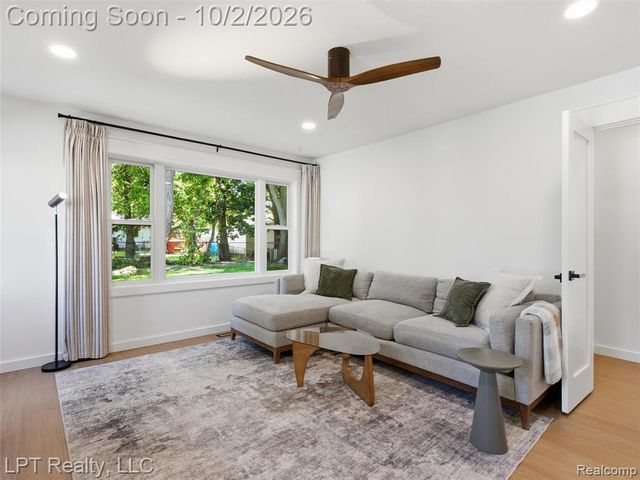 725 S 3rd Street, Brighton, MI 48116