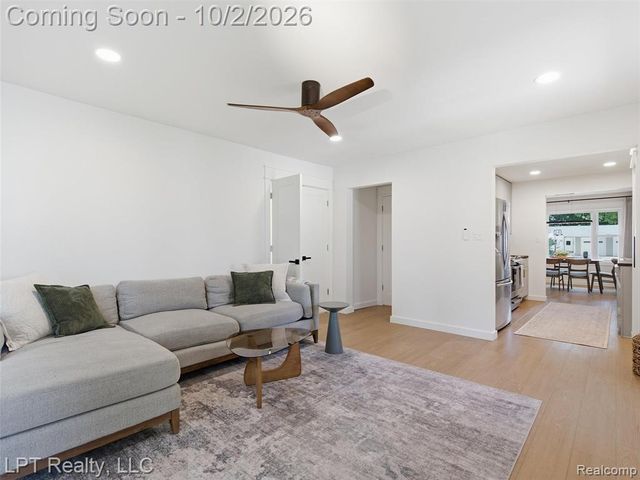 725 S 3rd Street, Brighton, MI 48116