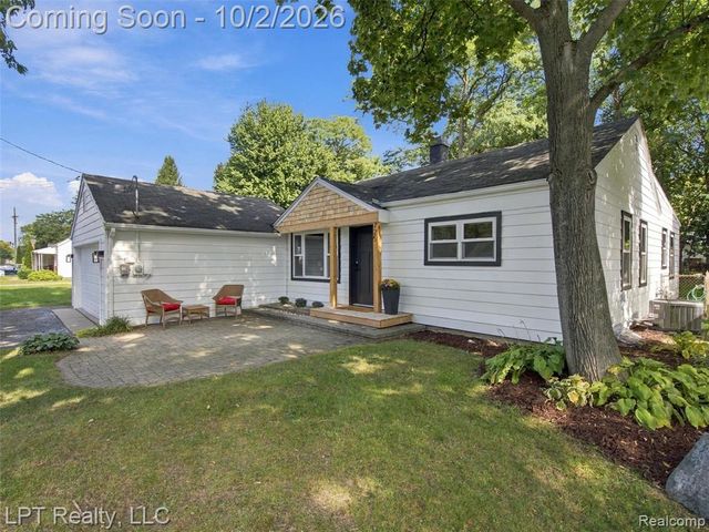 725 S 3rd Street, Brighton, MI 48116