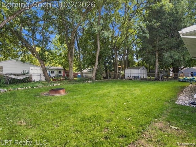 725 S 3rd Street, Brighton, MI 48116