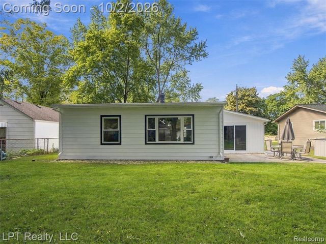 725 S 3rd Street, Brighton, MI 48116