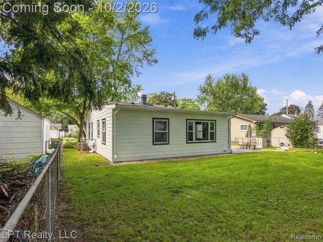 725 S 3rd Street, Brighton, MI 48116