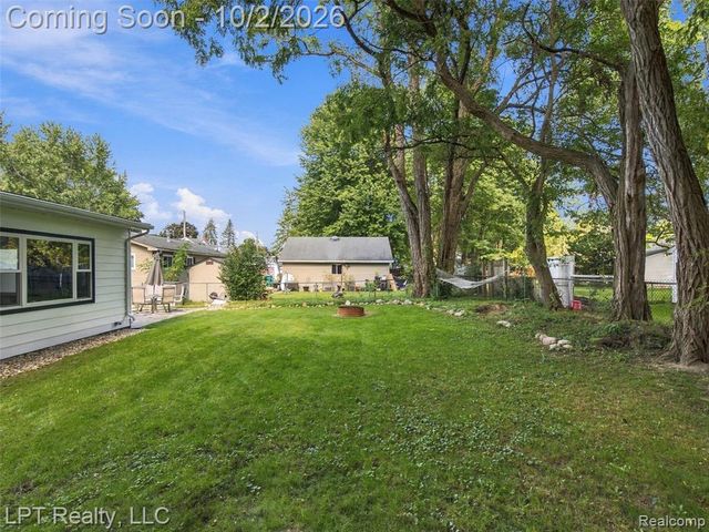 725 S 3rd Street, Brighton, MI 48116