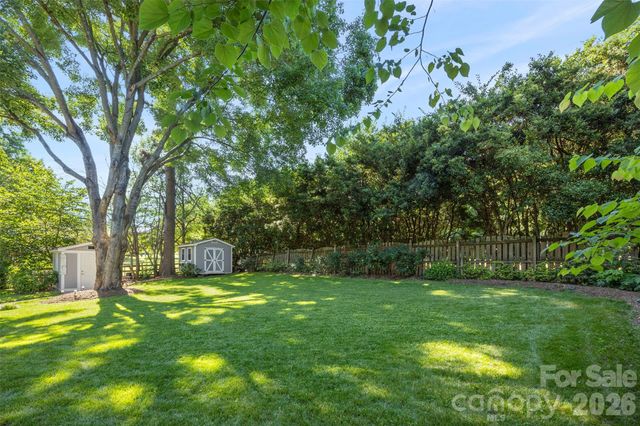 2106 Kings Drive, Gastonia, NC 28056