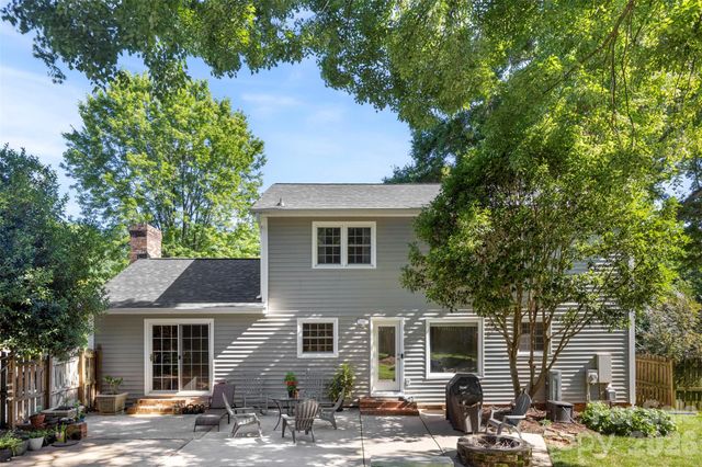 2106 Kings Drive, Gastonia, NC 28056