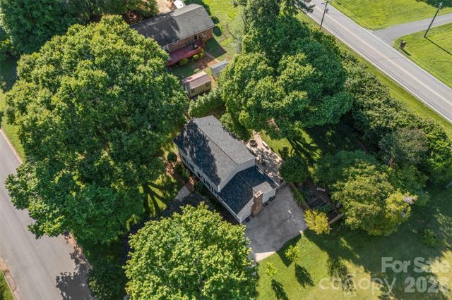2106 Kings Drive, Gastonia, NC 28056