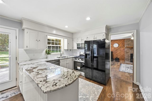 2106 Kings Drive, Gastonia, NC 28056