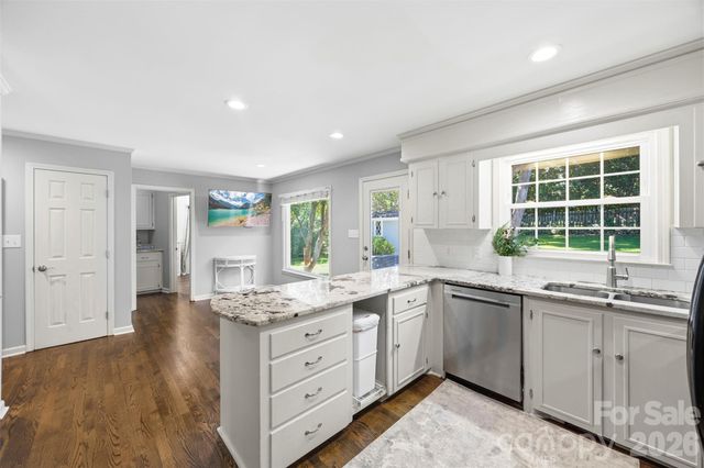 2106 Kings Drive, Gastonia, NC 28056