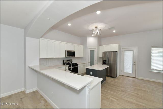 142 Ruth Trail, Sunland Park, NM 88008