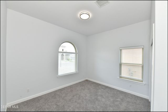 142 Ruth Trail, Sunland Park, NM 88008