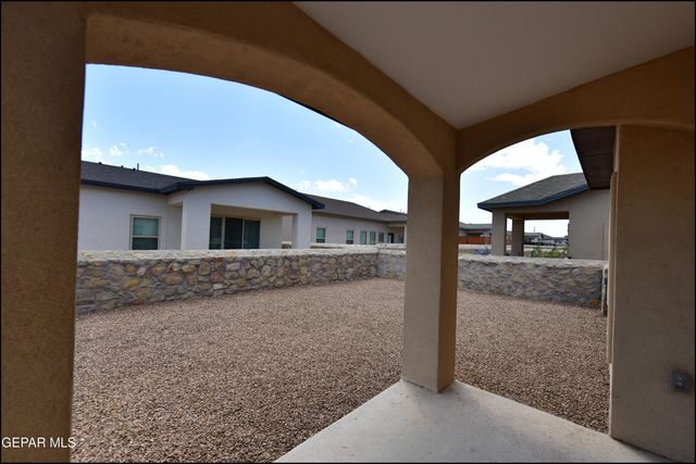142 Ruth Trail, Sunland Park, NM 88008