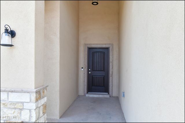 142 Ruth Trail, Sunland Park, NM 88008