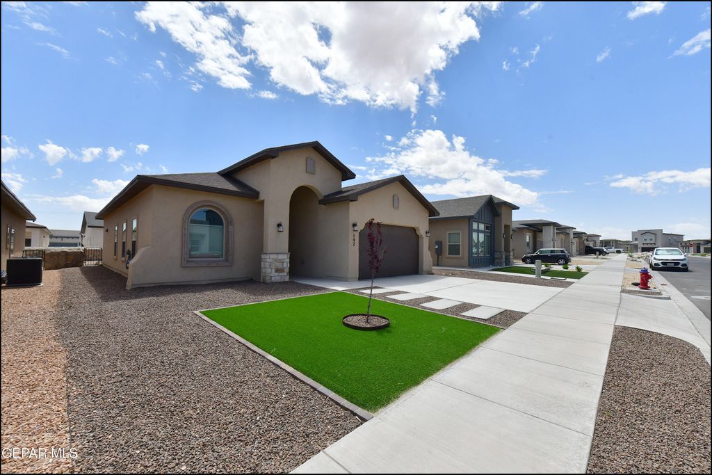 142 Ruth Trail, Sunland Park, NM 88008
