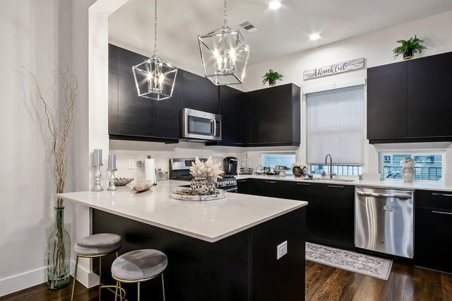2106 Dennis Street, Houston, TX 77004