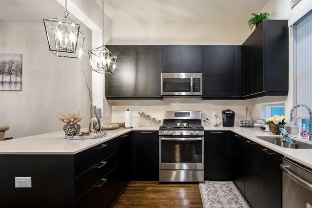 2106 Dennis Street, Houston, TX 77004