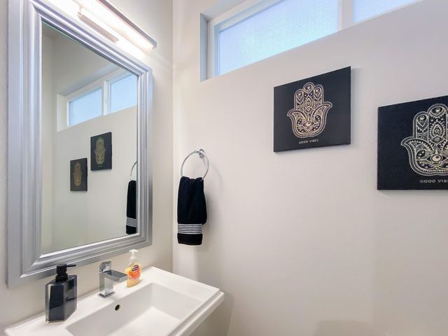 2106 Dennis Street, Houston, TX 77004