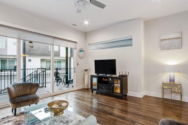 2106 Dennis Street, Houston, TX 77004