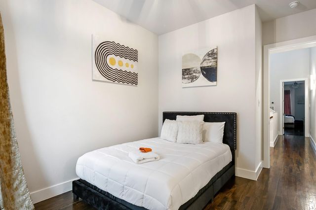 2106 Dennis Street, Houston, TX 77004