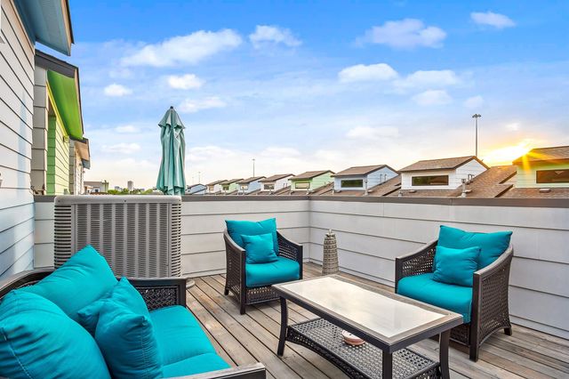 2106 Dennis Street, Houston, TX 77004