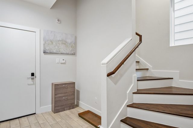 2106 Dennis Street, Houston, TX 77004