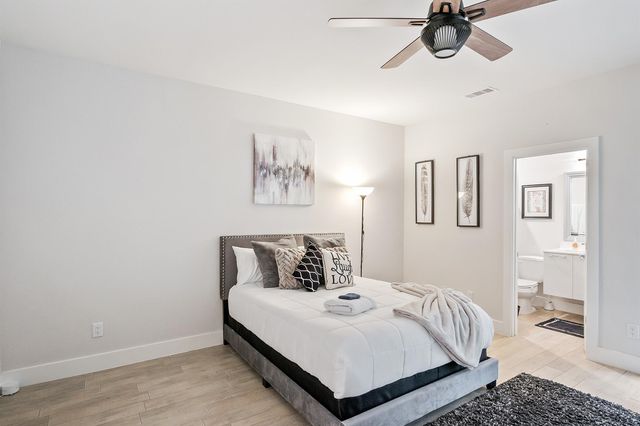 2106 Dennis Street, Houston, TX 77004