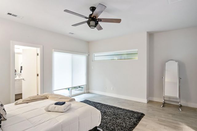 2106 Dennis Street, Houston, TX 77004