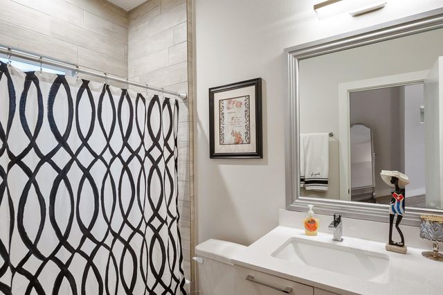 2106 Dennis Street, Houston, TX 77004