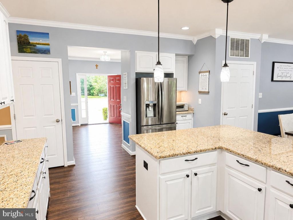 Image 16 of property listing at 28136 BEN OAKS DR, Mechanicsville, MD 20659