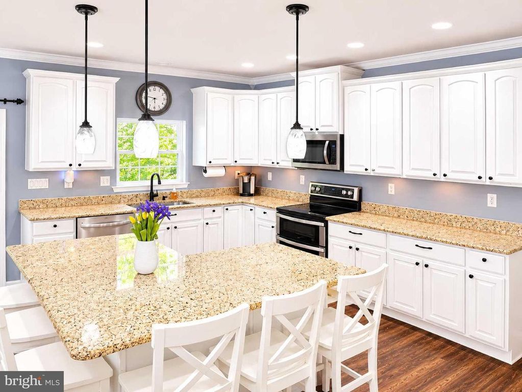 Image 19 of property listing at 28136 BEN OAKS DR, Mechanicsville, MD 20659