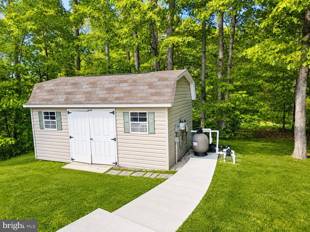Image 60 of property listing at 28136 BEN OAKS DR, Mechanicsville, MD 20659