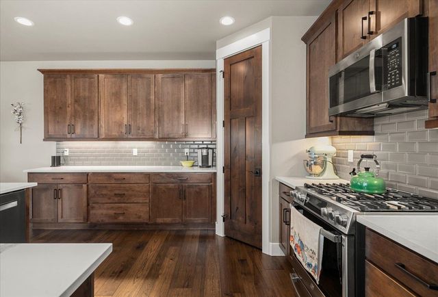 14329 E 39th Ln, Veradale, WA 99037