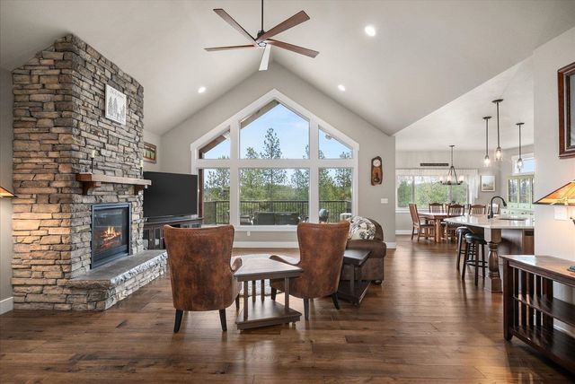 14329 E 39th Ln, Veradale, WA 99037