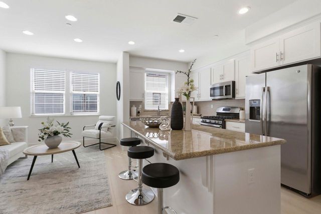 880 Apollo, Santa Clara, CA 95051