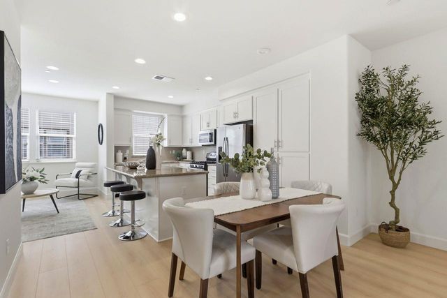 880 Apollo, Santa Clara, CA 95051