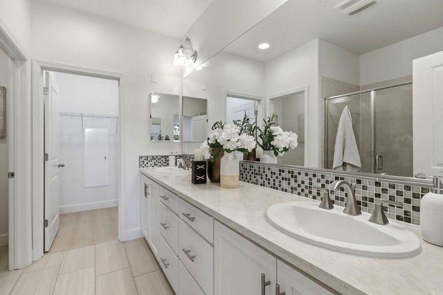 880 Apollo, Santa Clara, CA 95051