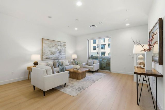 880 Apollo, Santa Clara, CA 95051