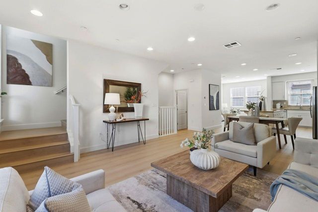 880 Apollo, Santa Clara, CA 95051