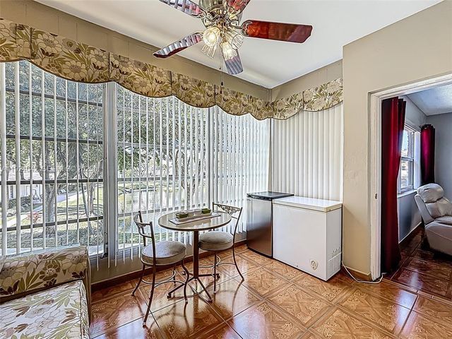 5001 NW 34th St 205, Lauderdale Lakes, FL 33319