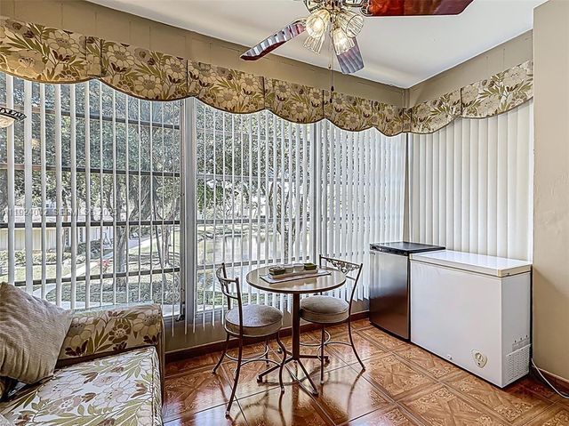 5001 NW 34th St 205, Lauderdale Lakes, FL 33319