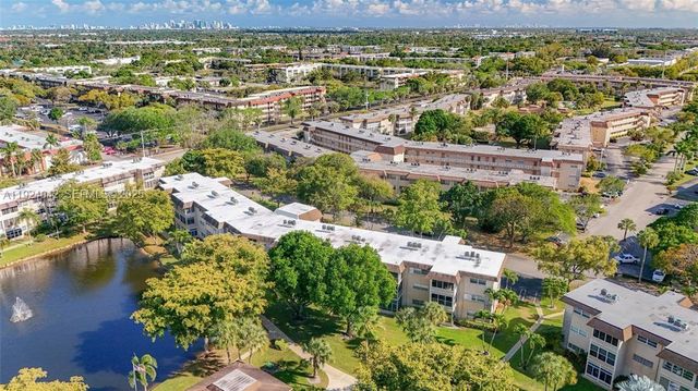 5001 NW 34th St 205, Lauderdale Lakes, FL 33319