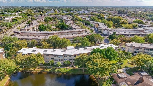 5001 NW 34th St 205, Lauderdale Lakes, FL 33319